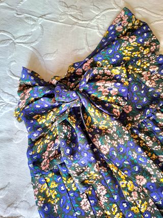 Falda de gasa flores invitada