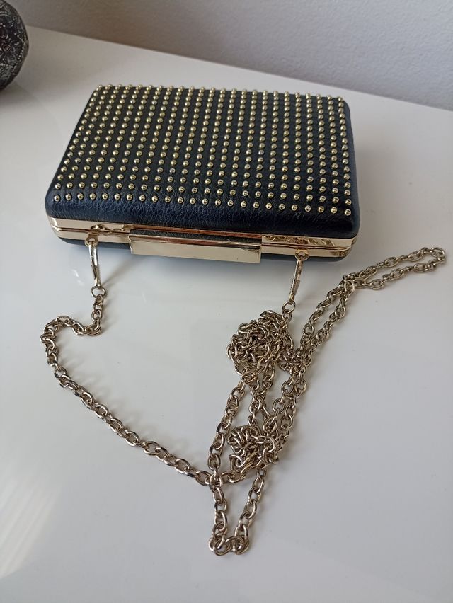 BOLSO NEGRO TACHUELAS