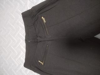Pantalón tipo pitillo negro