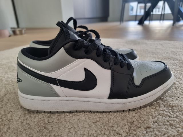 Air Jordan 1 low  grises y negras