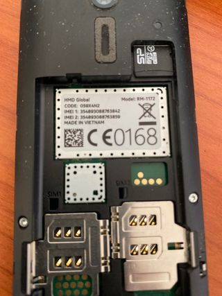 Cellulare Nokia 5310 Dual SIM con carica batterie.