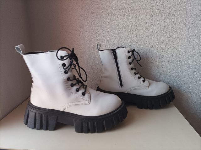 Botas militares blancas