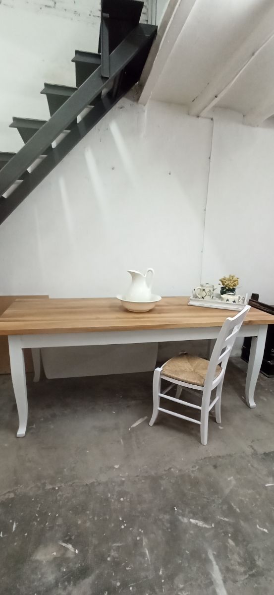 Mesa de madera maciza de roble