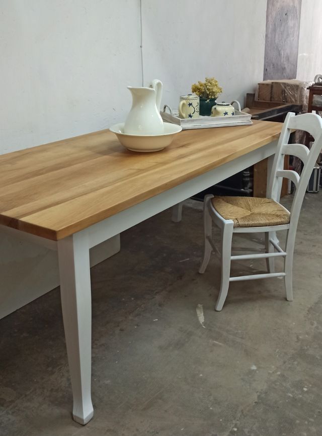 Mesa de madera maciza de roble