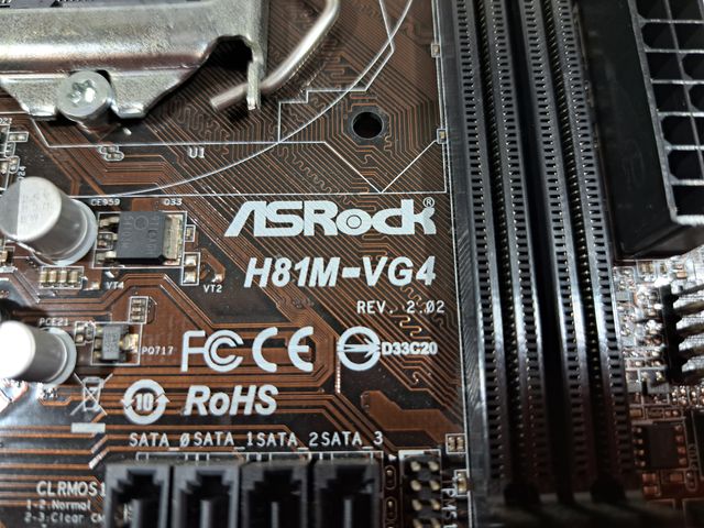Placa ASRock H81M-VG4 (1150) Rev. 2.02 de segunda mano por 45 EUR en ...