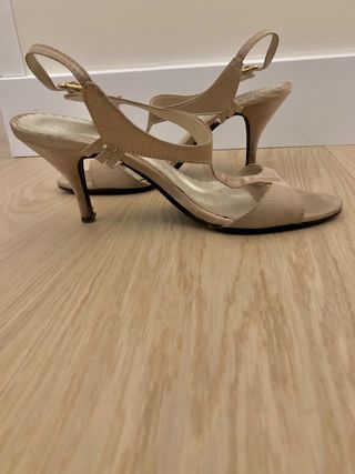Sandalias doradas / vestir 