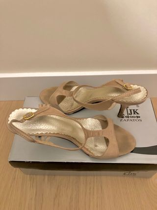 Sandalias doradas / vestir 