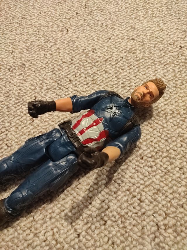 Muñeco articulado Capitán América