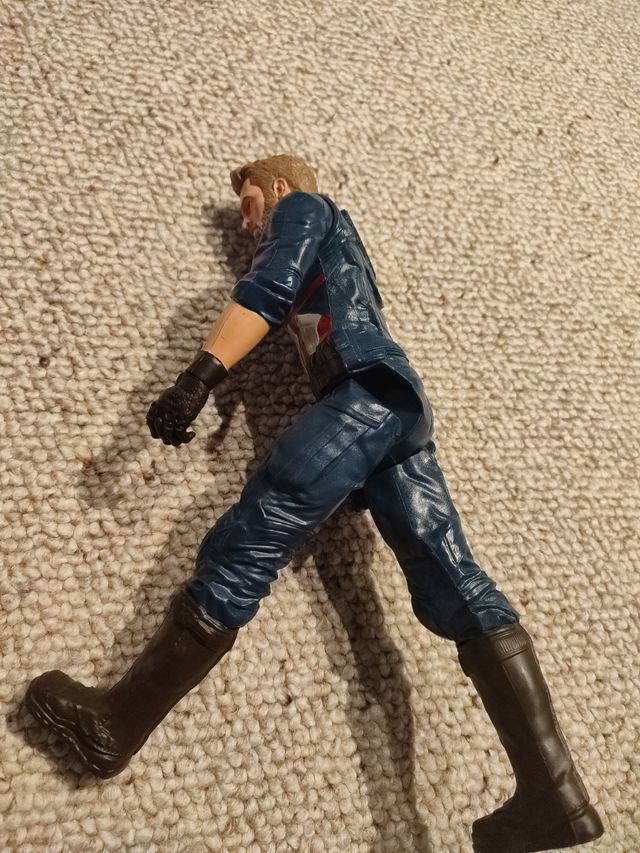 Muñeco articulado Capitán América