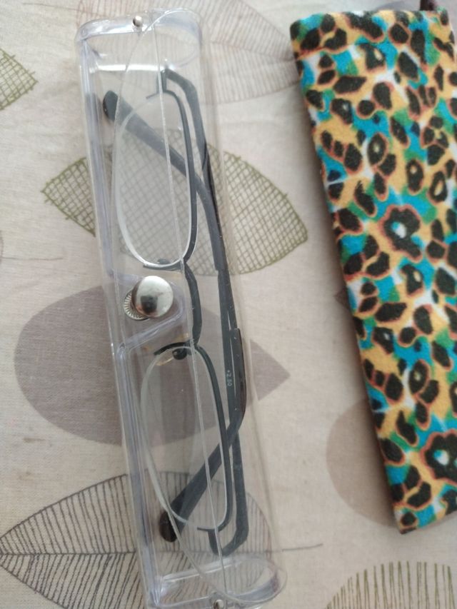 Dos fundas de gafas de cerca regalo gafas 2'5