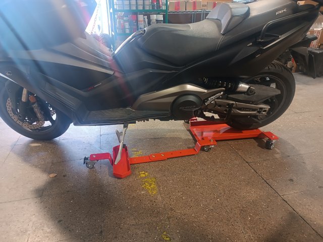soporte para ayuda de aparcamiento de motos