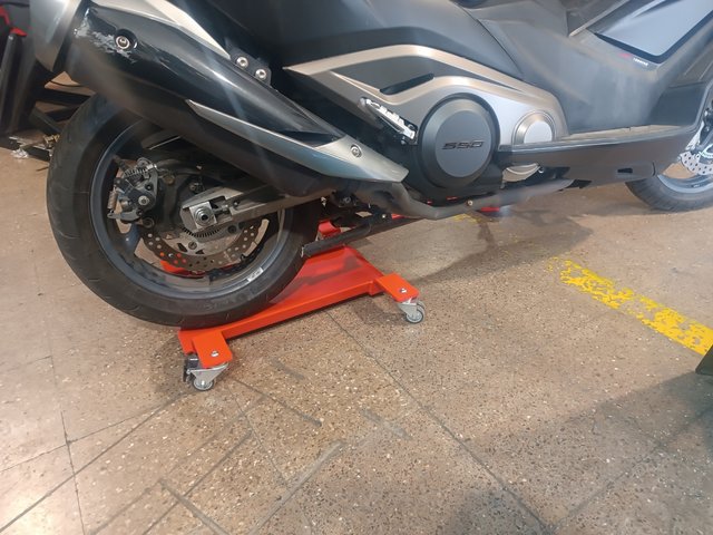 soporte para ayuda de aparcamiento de motos