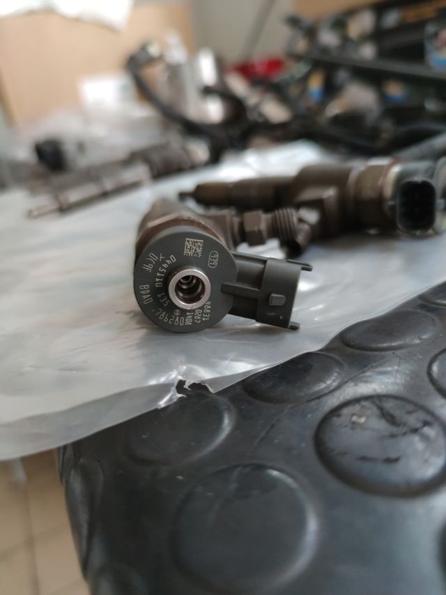 KIT INIETTORI PER MOTORE 1.4 HDI