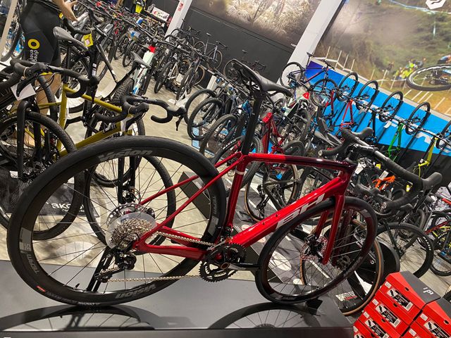  BH SL1 2.5 105 TLF: 954370589