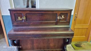 piano antiguo