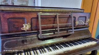 piano antiguo