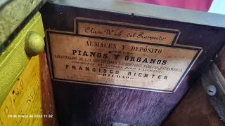 piano antiguo