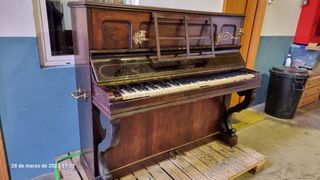 piano antiguo