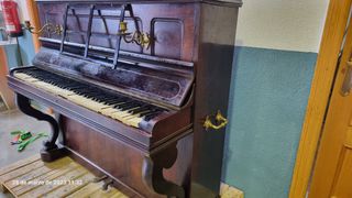 piano antiguo