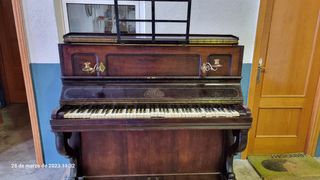 piano antiguo