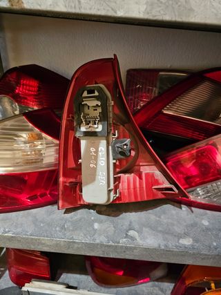 piloto Renault clio derecho