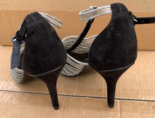 Zapatos de Zara elegantes.