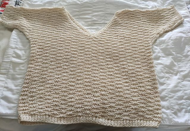 Amplio jersey de pico hecho a mano.