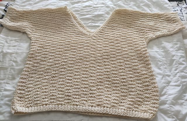 Amplio jersey de pico hecho a mano.