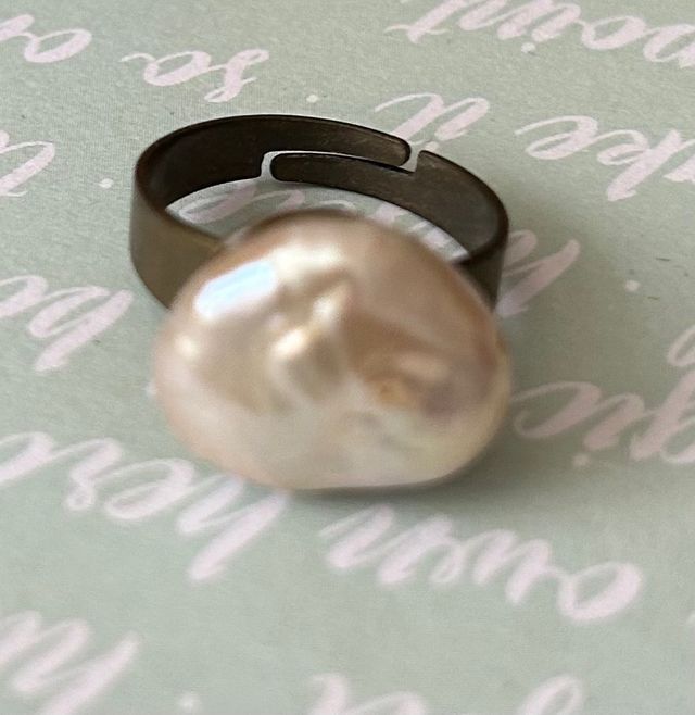 Anillo perla blanca plana barroca