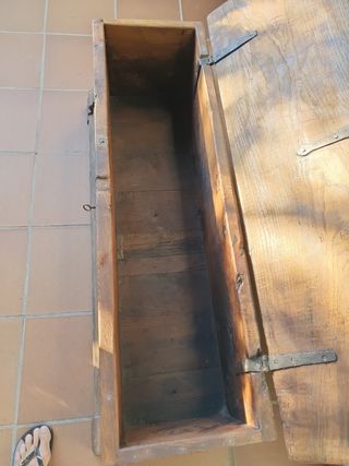 Baúl arcón antiguo de madera