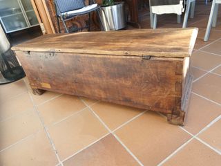 Baúl arcón antiguo de madera