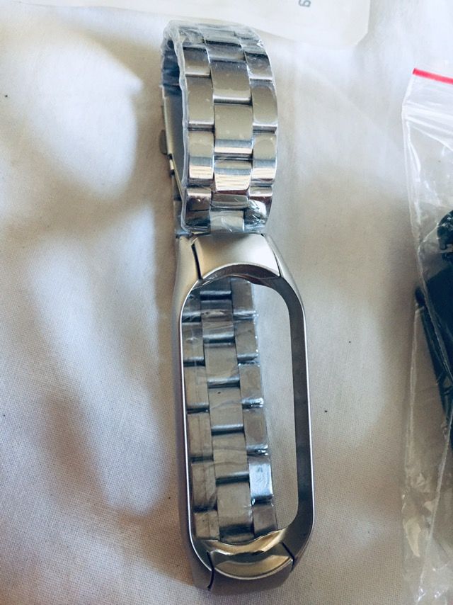 Correa de acero inoxidable.