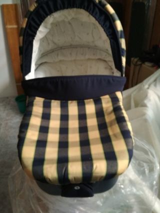 Coche y silla Chicco + capota parasol