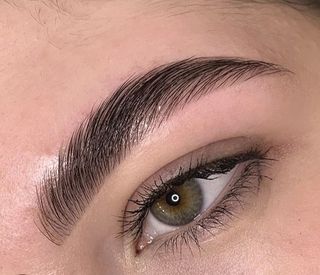 Pestañas, manicura, pedicura , cejas.