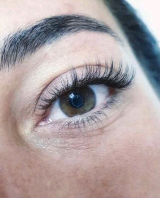 Pestañas, manicura, pedicura , cejas.