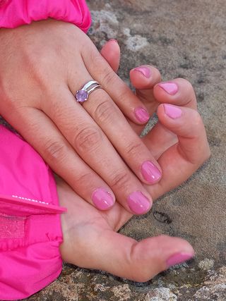 Pestañas, manicura, pedicura , cejas.