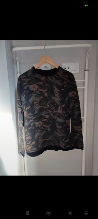 Zara sudadera camuflaje talla M