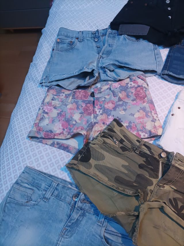 oferta 9 piezas de ropa  por 20 €