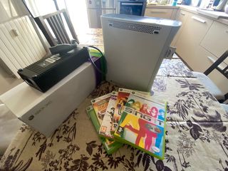 X-Box 360 +Kinect +4 mandos +4 micros+8 juegos