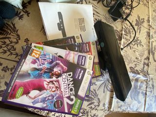 X-Box 360 +Kinect +4 mandos +4 micros+8 juegos