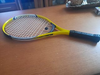 Vendo raqueta de tenis cadete 