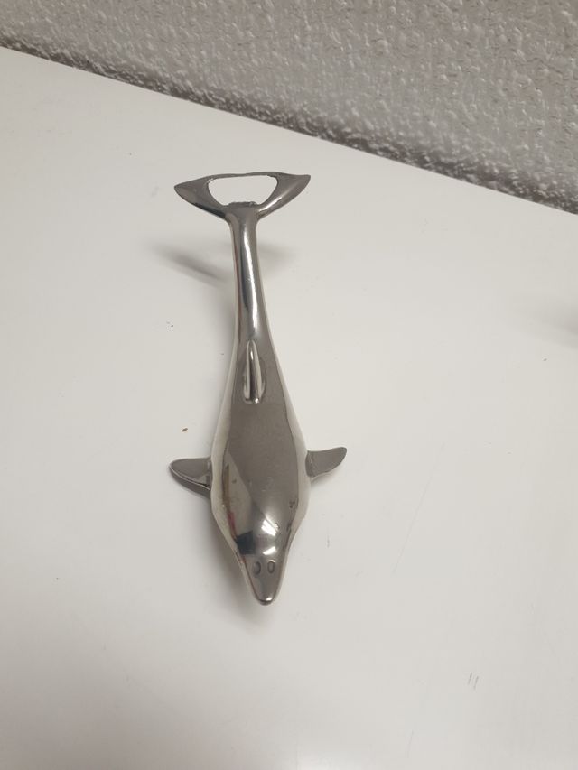 Abridor de botellas delfín