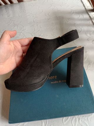 zapatos tacón negro