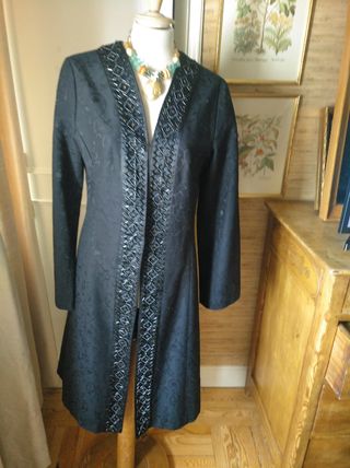 Clothes. Abrigo negro.