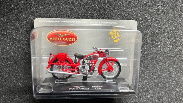 Moto Guzzi Airone 250cc, escala 1/24.