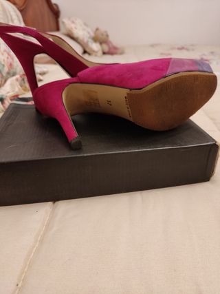 Sandalia de tacón en ante