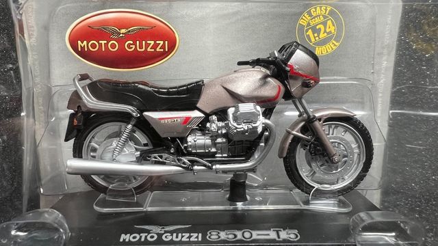 Moto Guzzi 850 T5, escala 1/24.