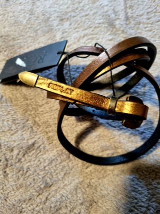 Cintura da donna marca Replay.