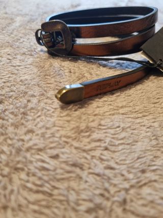 Cintura da donna marca Replay.