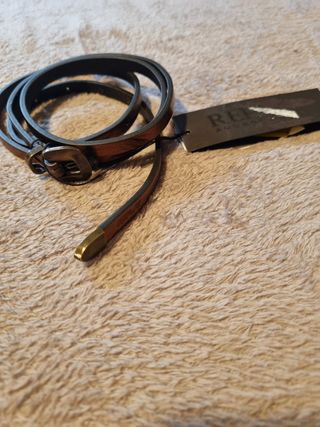 Cintura da donna marca Replay.